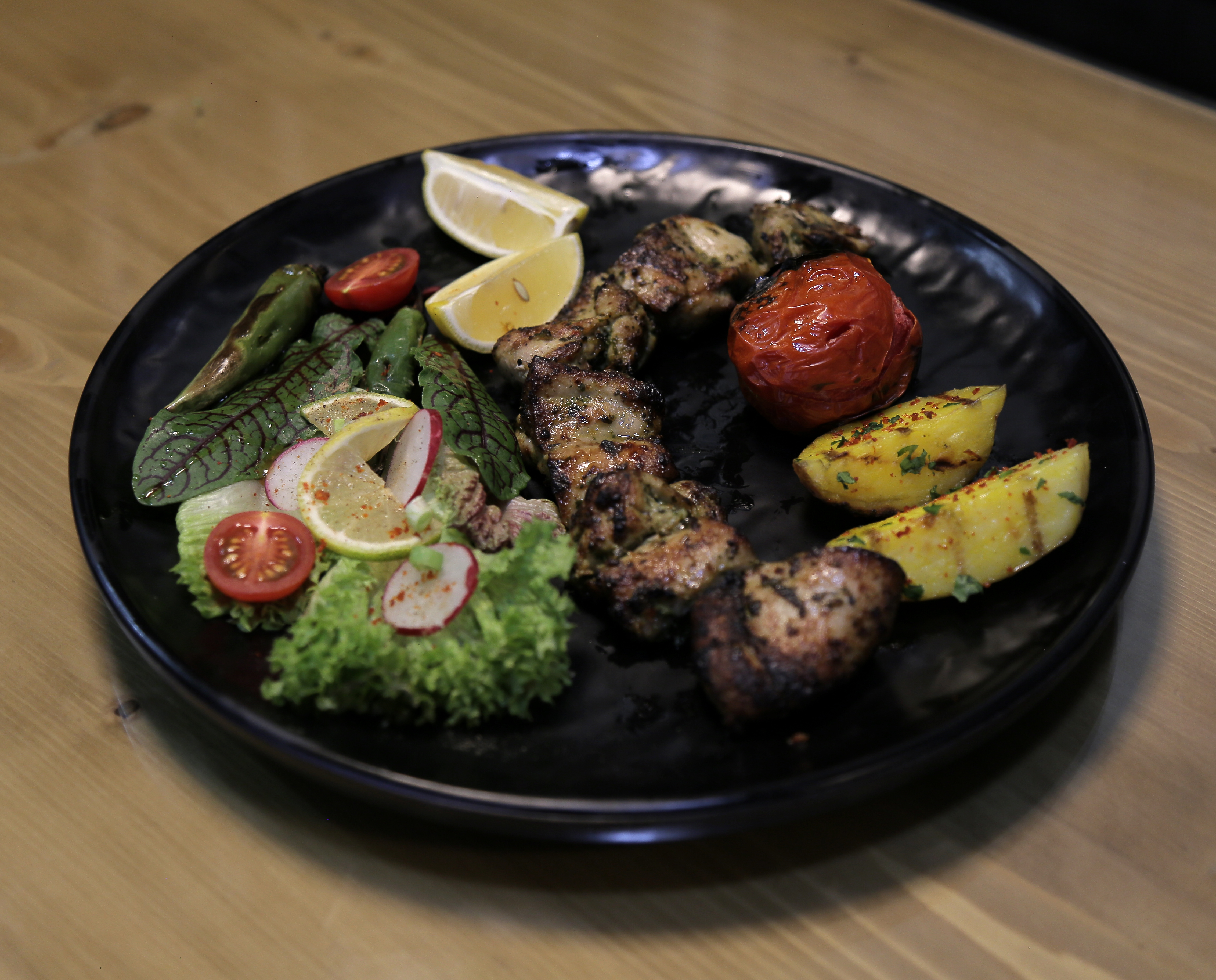 جوجه کباب مخصوص پرسه (special girlled chiken)